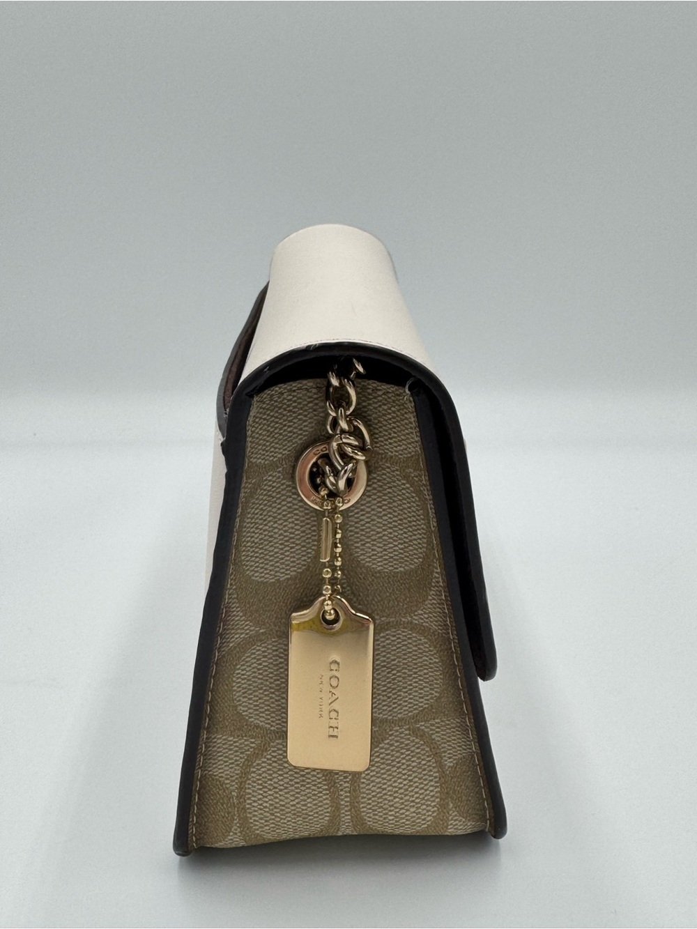 Coach Bowery Cream Leather Crossbody with Gold Turnlock - Picture 3 of 10